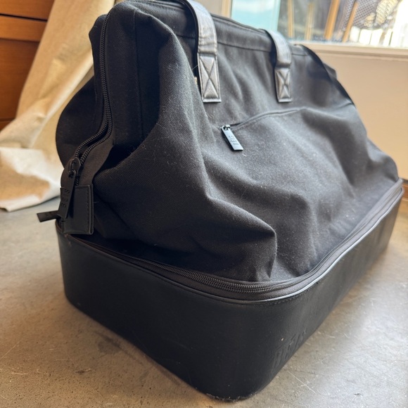 Beis Weekender Bag - Picture 2 of 8